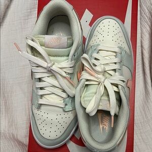 Wmns Dunk Low 'Barely Green'